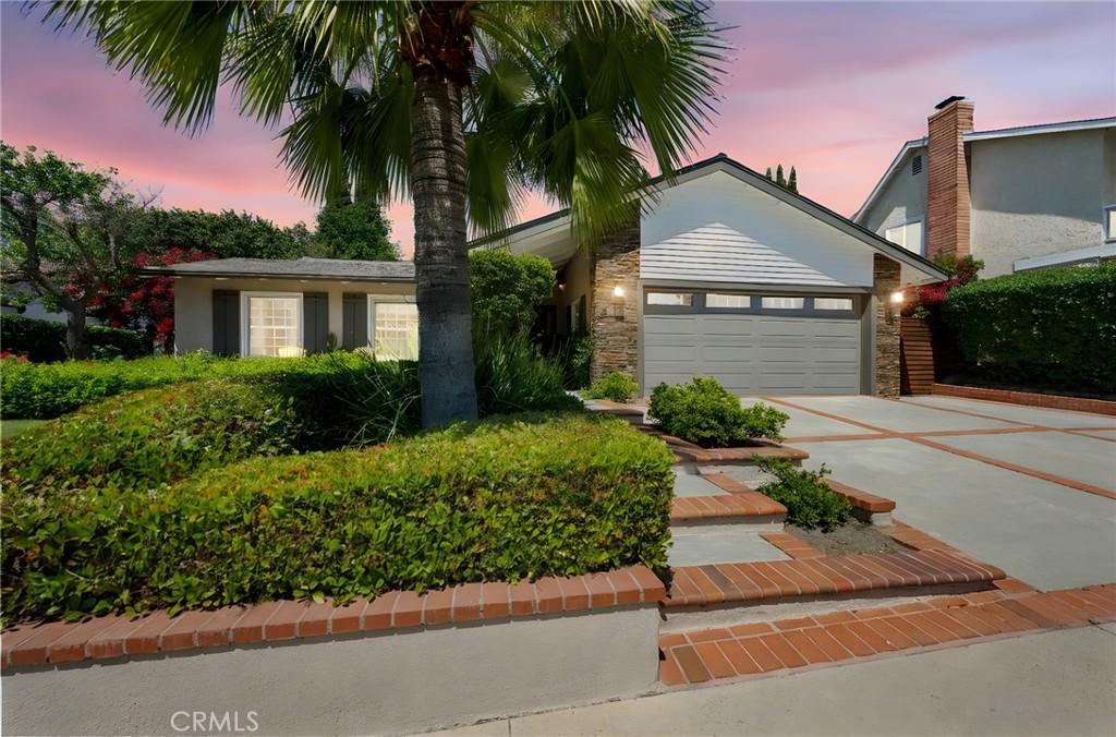 24821 Mosquero Lane
