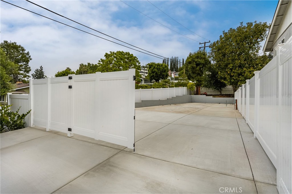 19201 Barrett Lane