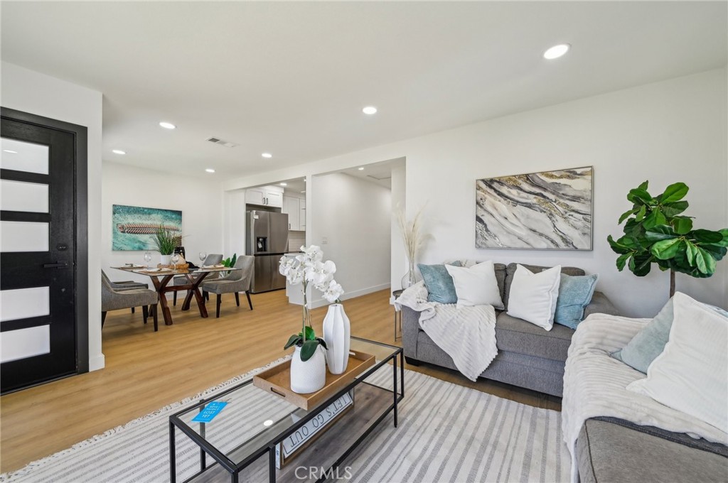 5741 Tanglewood Street