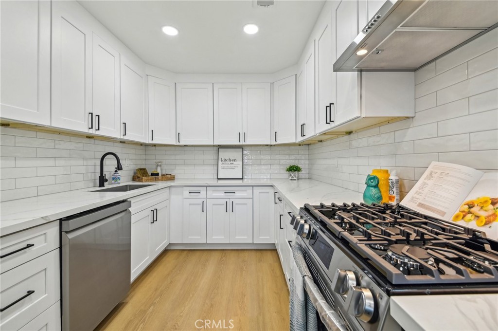 5741 Tanglewood Street