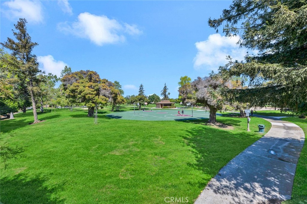 1033 Damascus Circle