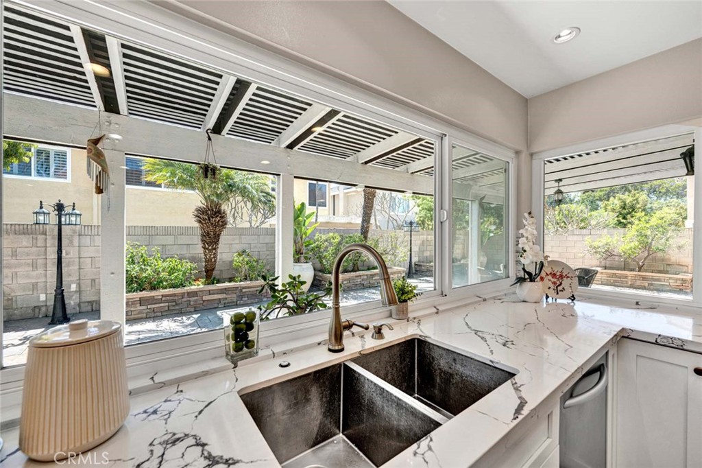 1033 Damascus Circle