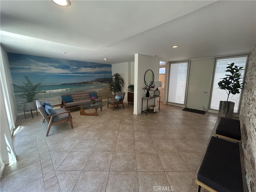 530 Cliff Drive 102