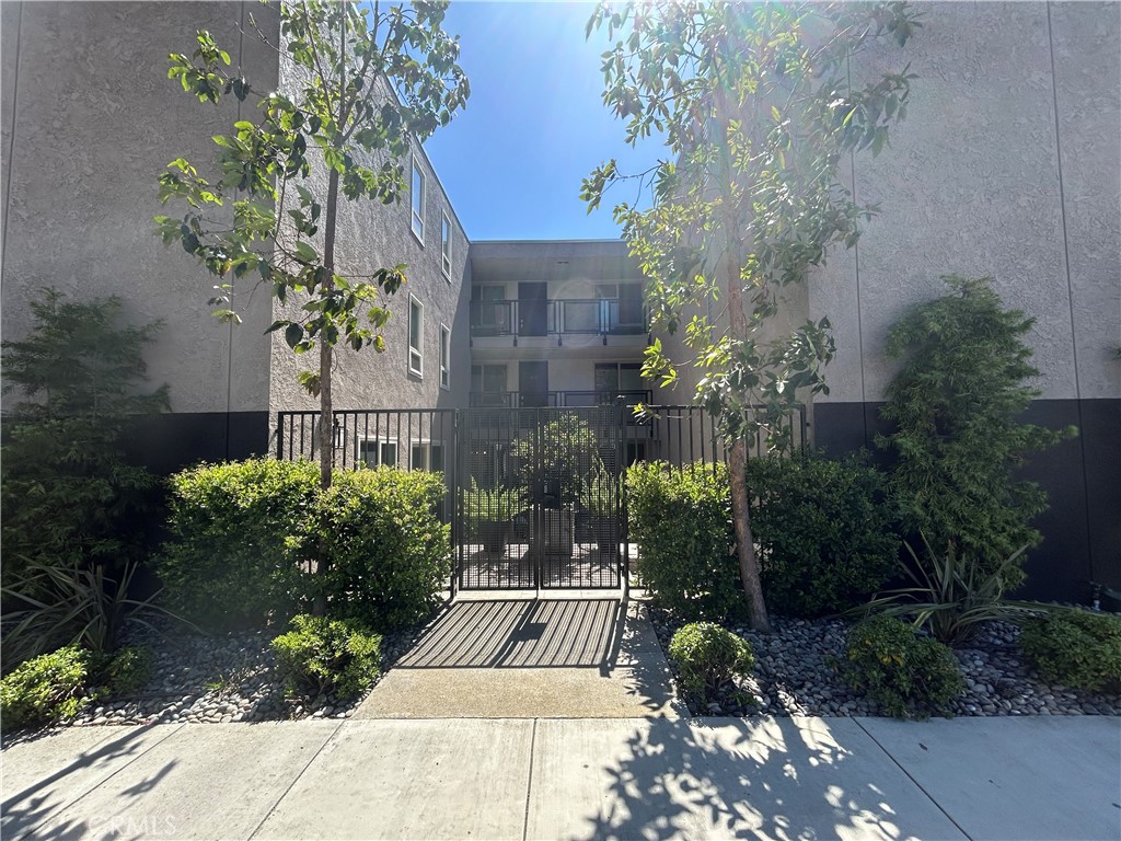 530 Cliff Drive 102