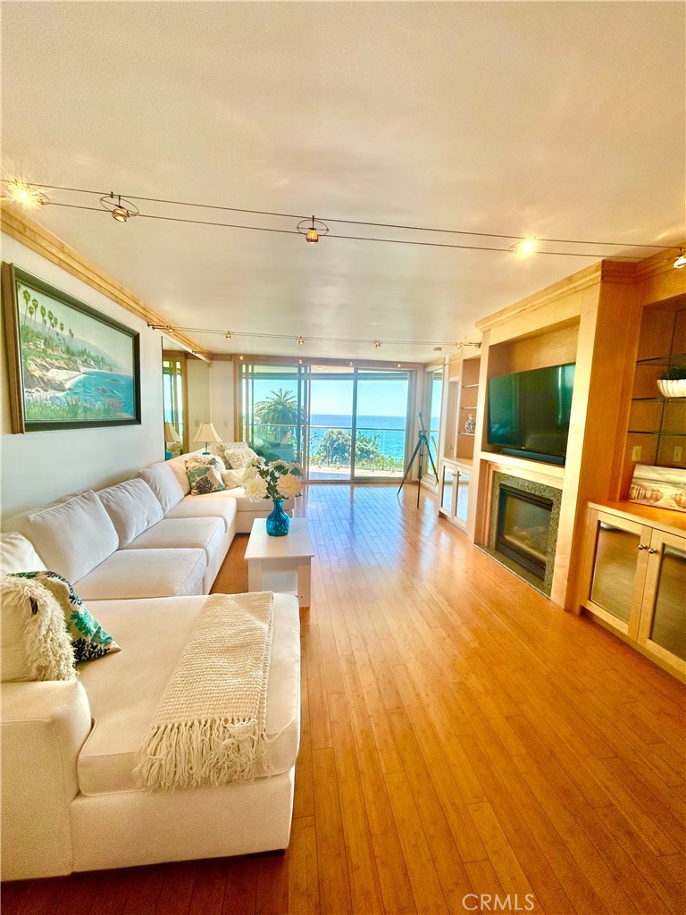 530 Cliff Drive 102