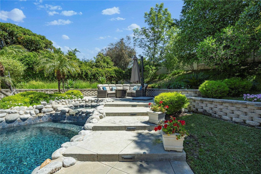 24951 Avenida Bancal