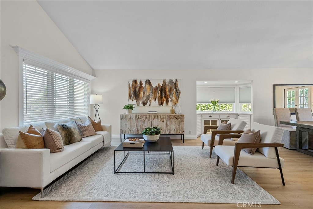 24951 Avenida Bancal