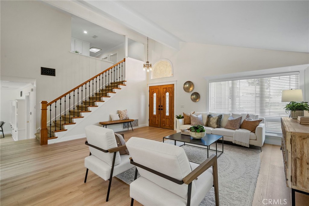 24951 Avenida Bancal