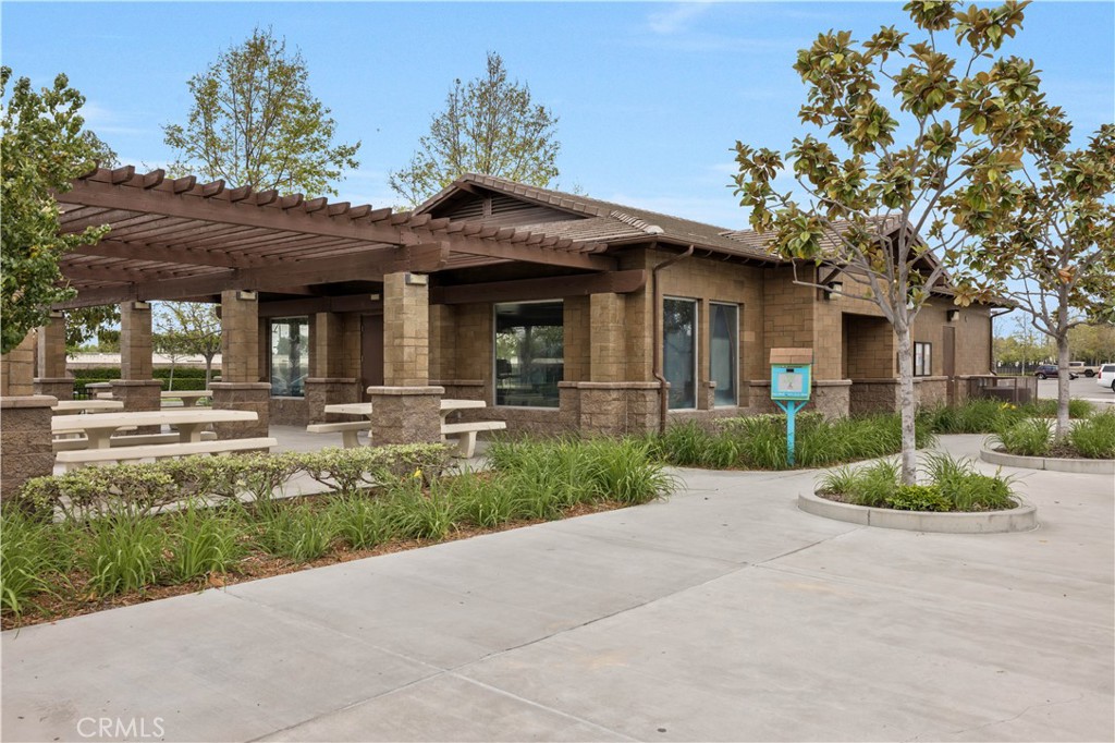 372 W Linden Drive