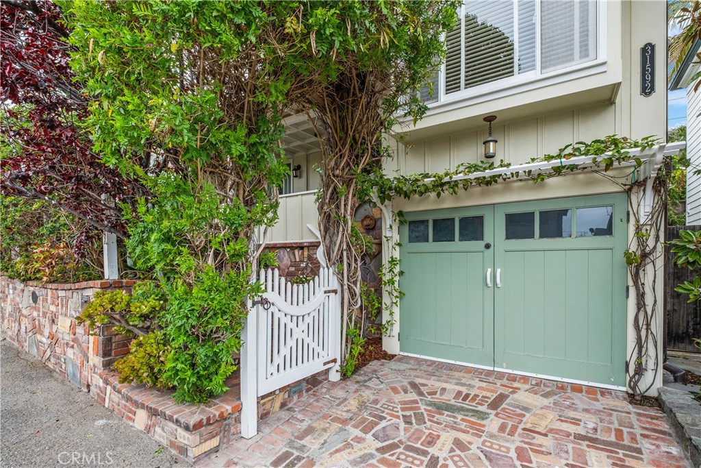 31592 Santa Rosa Dr.