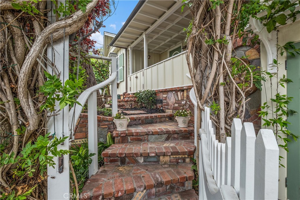 31592 Santa Rosa Dr.