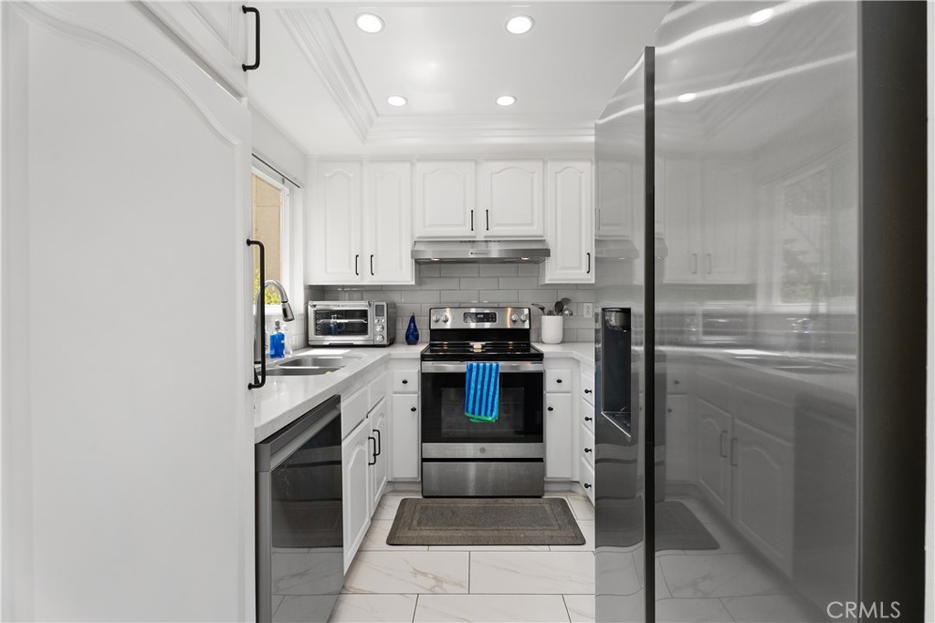 23301 La Glorieta 86