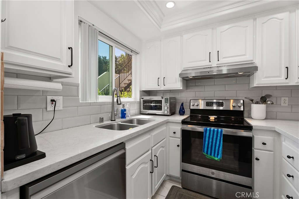 23301 La Glorieta 86