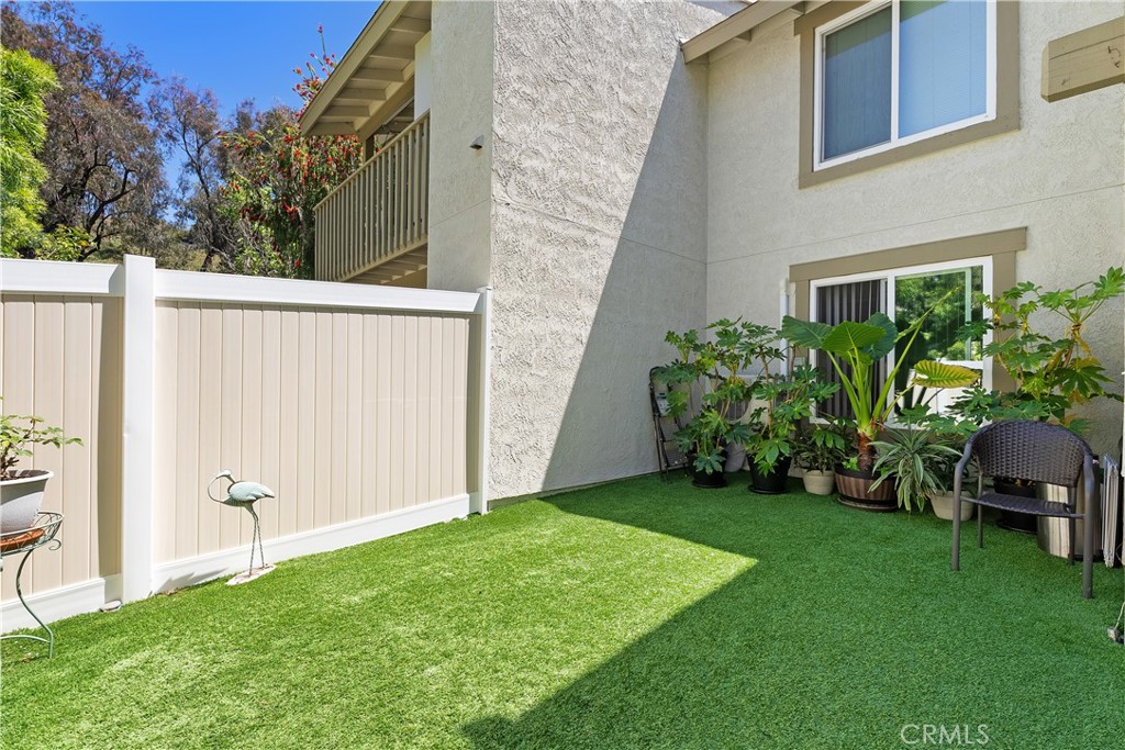 23301 La Glorieta 86