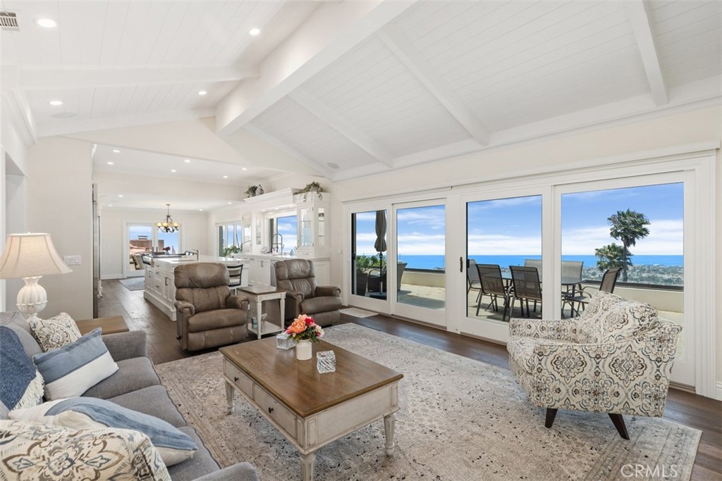 413 E Avenida Cordoba