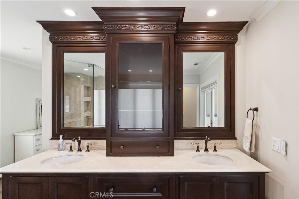 413 E Avenida Cordoba