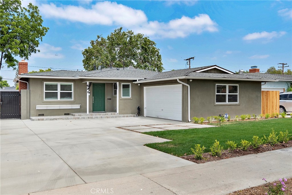 621 E Sycamore Avenue