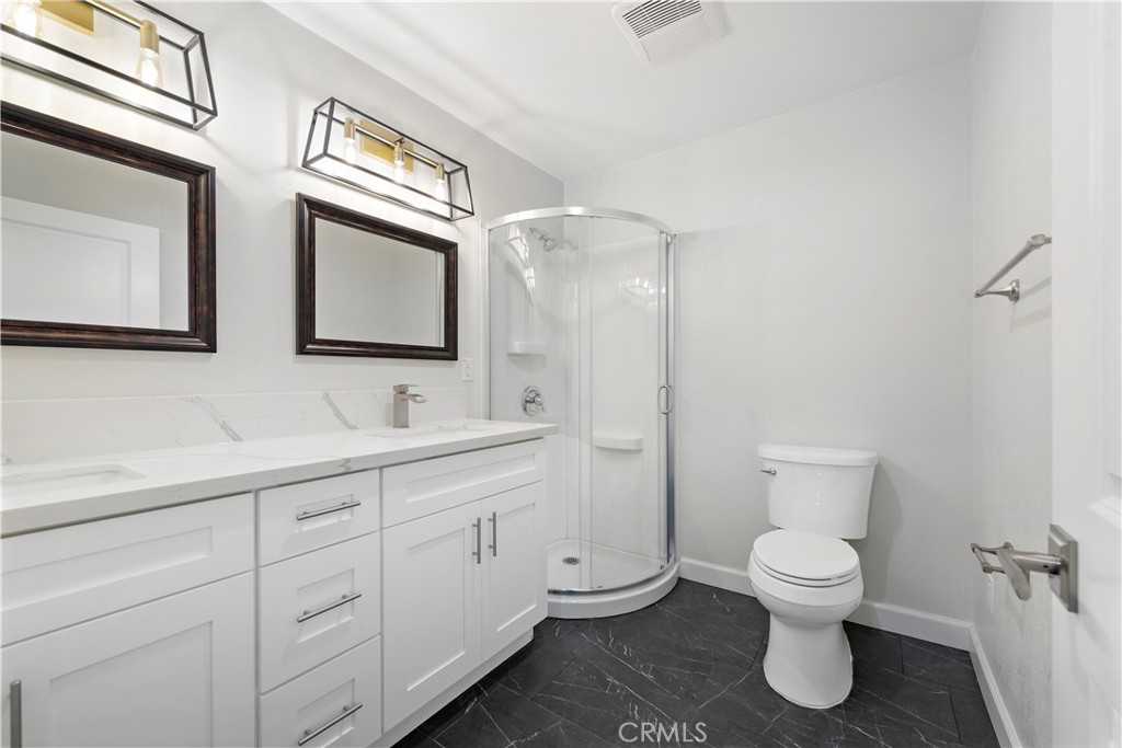 621 E Sycamore Avenue