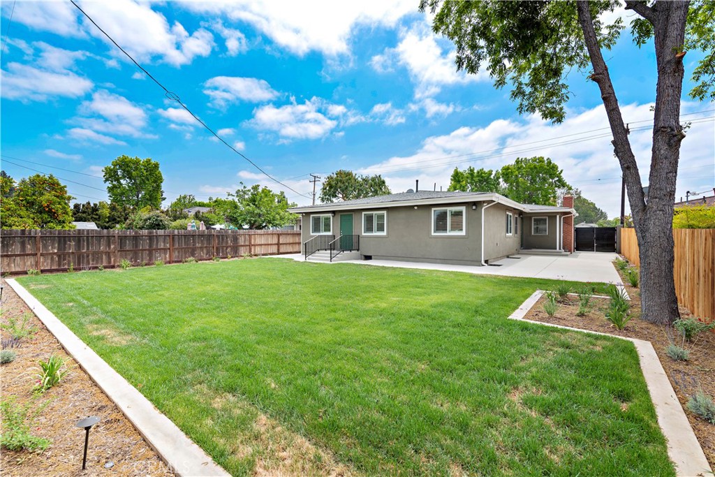 621 E Sycamore Avenue