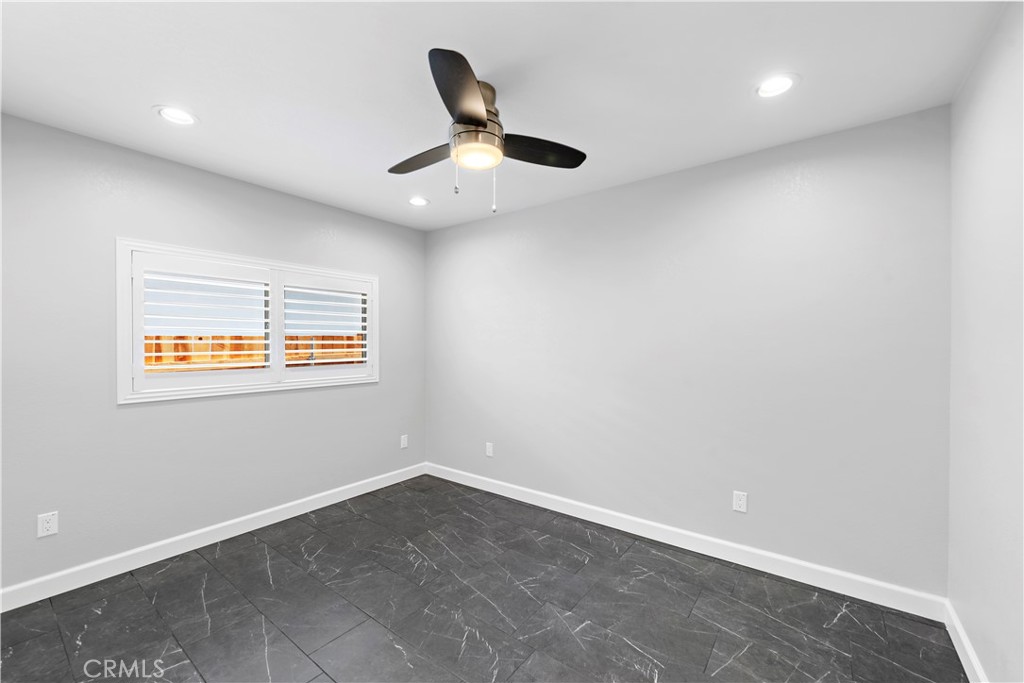 621 E Sycamore Avenue