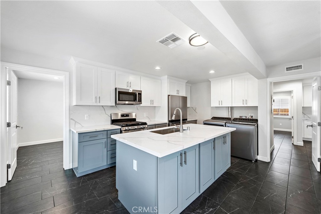 621 E Sycamore Avenue