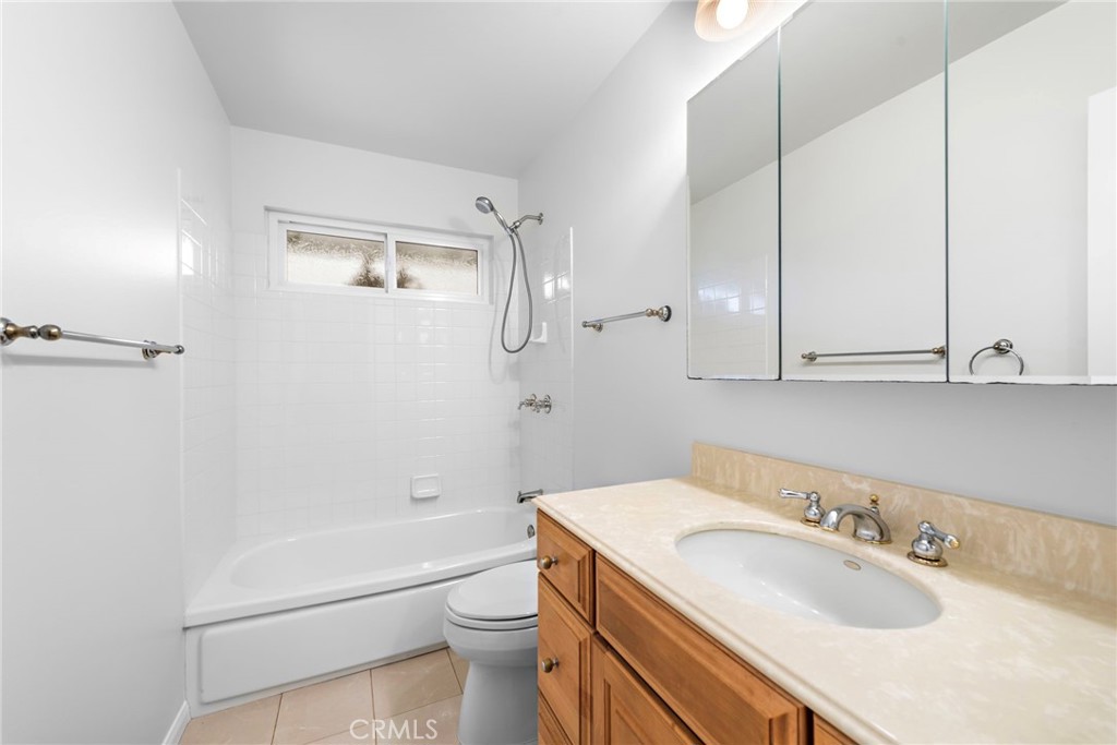 11917 Maybrook Avenue