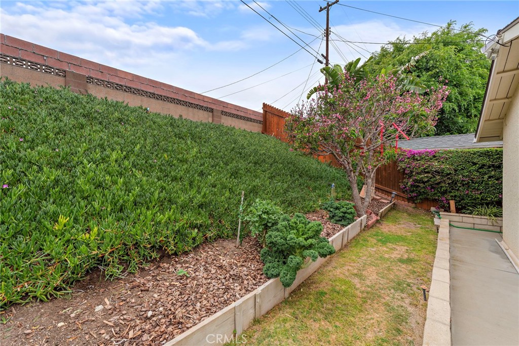 11917 Maybrook Avenue