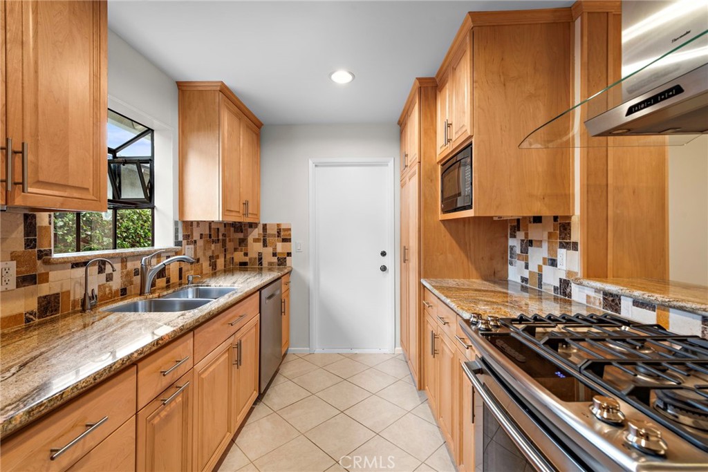 11917 Maybrook Avenue