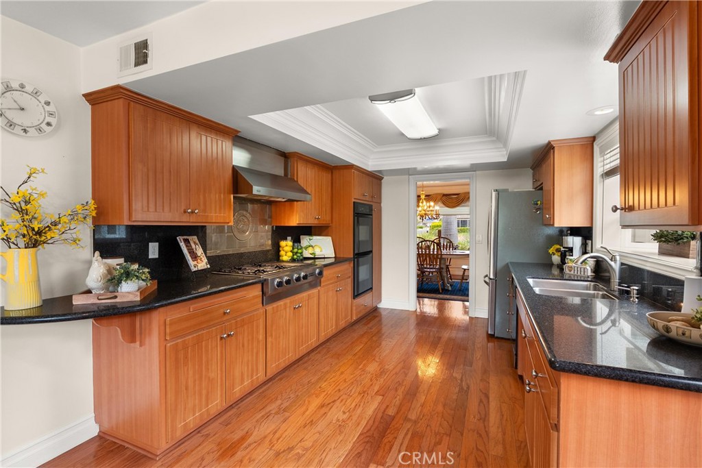 2610 E Lakeside Avenue