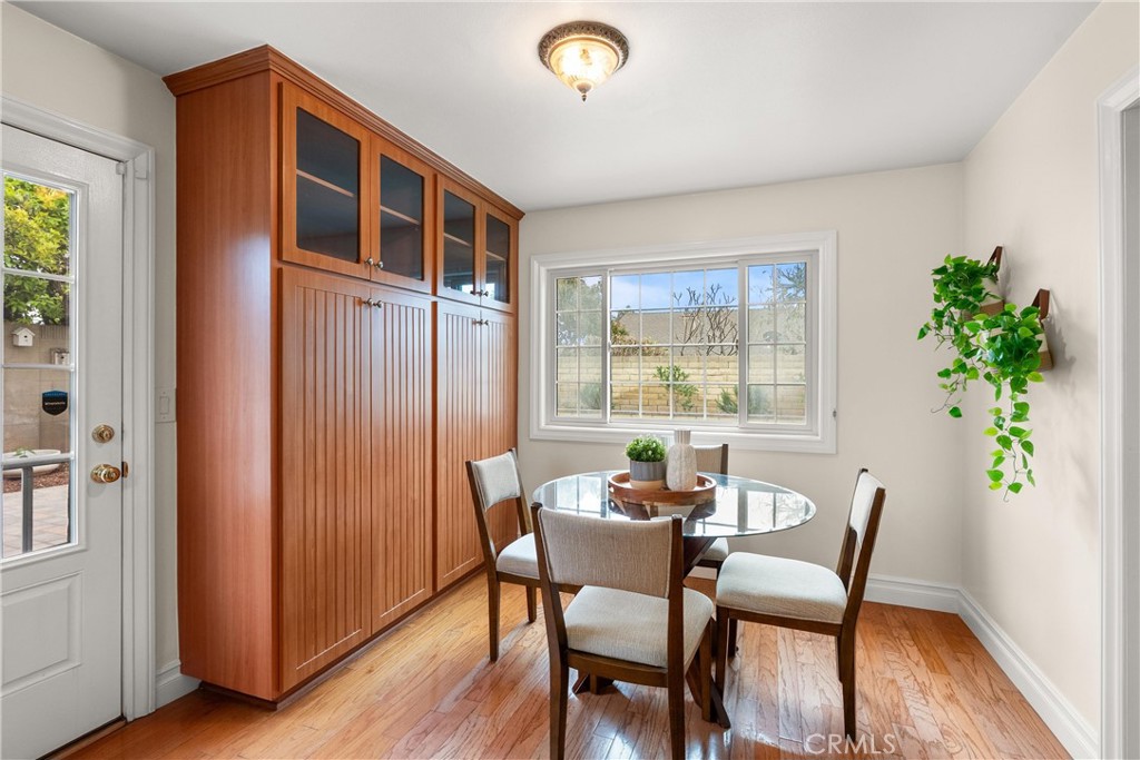 2610 E Lakeside Avenue