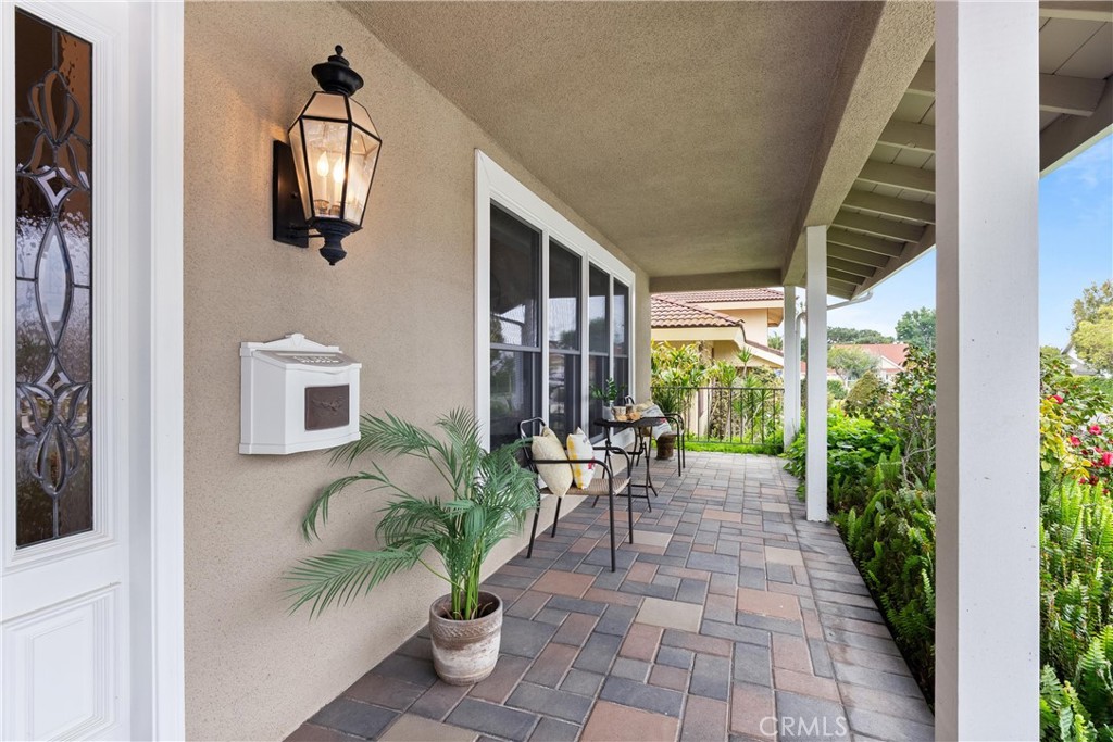 2610 E Lakeside Avenue