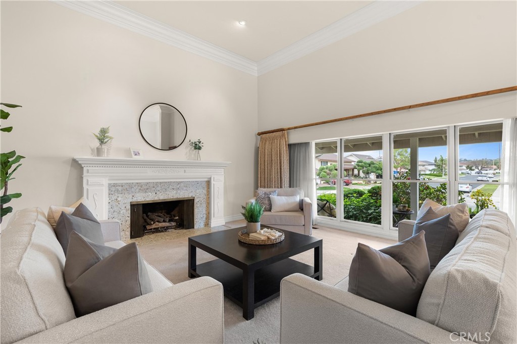 2610 E Lakeside Avenue