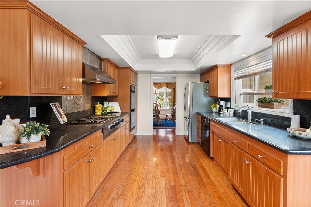 2610 E Lakeside Avenue