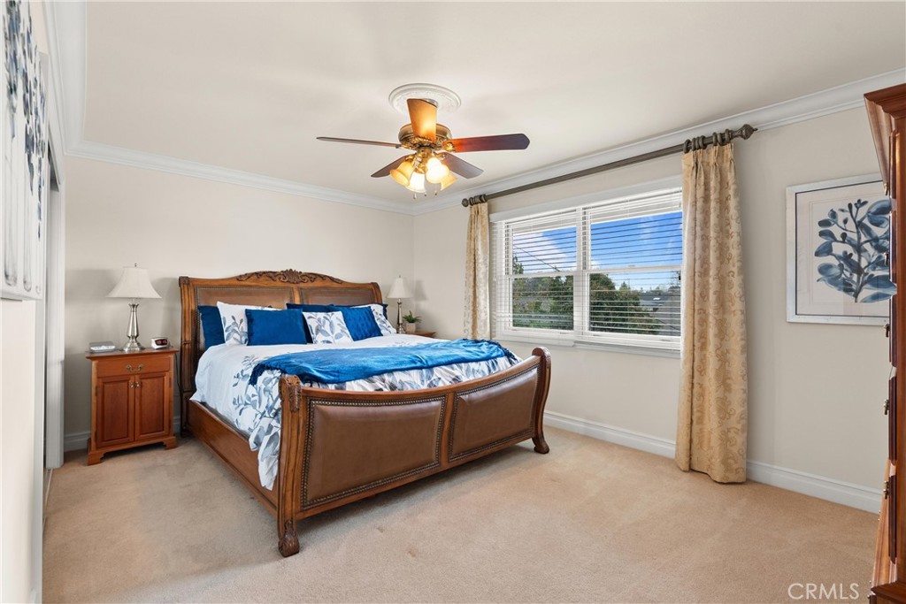 2610 E Lakeside Avenue