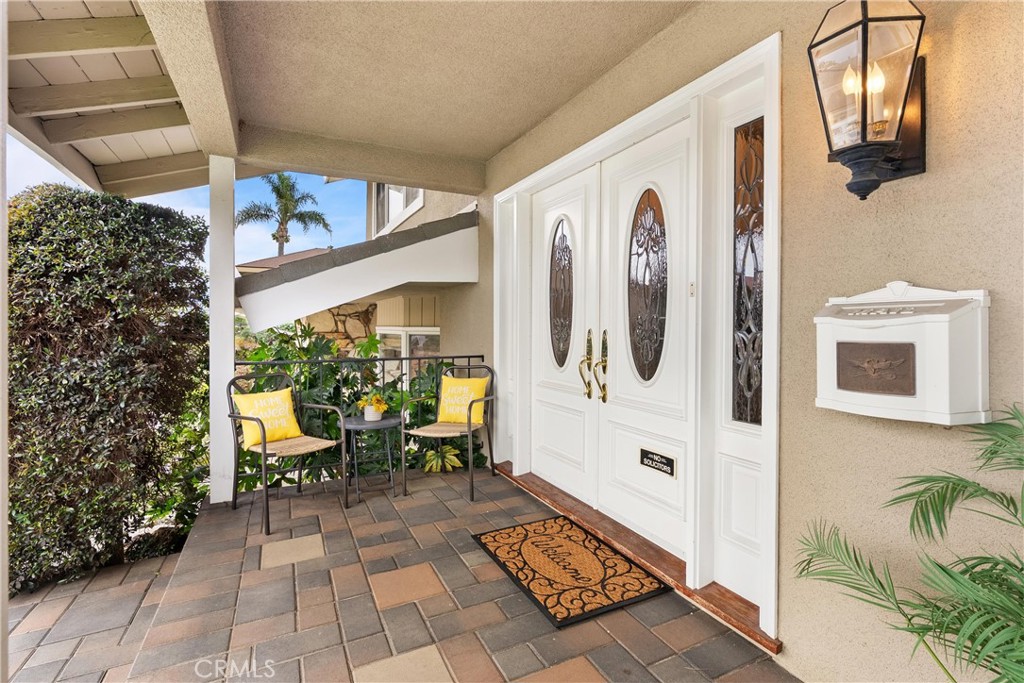 2610 E Lakeside Avenue