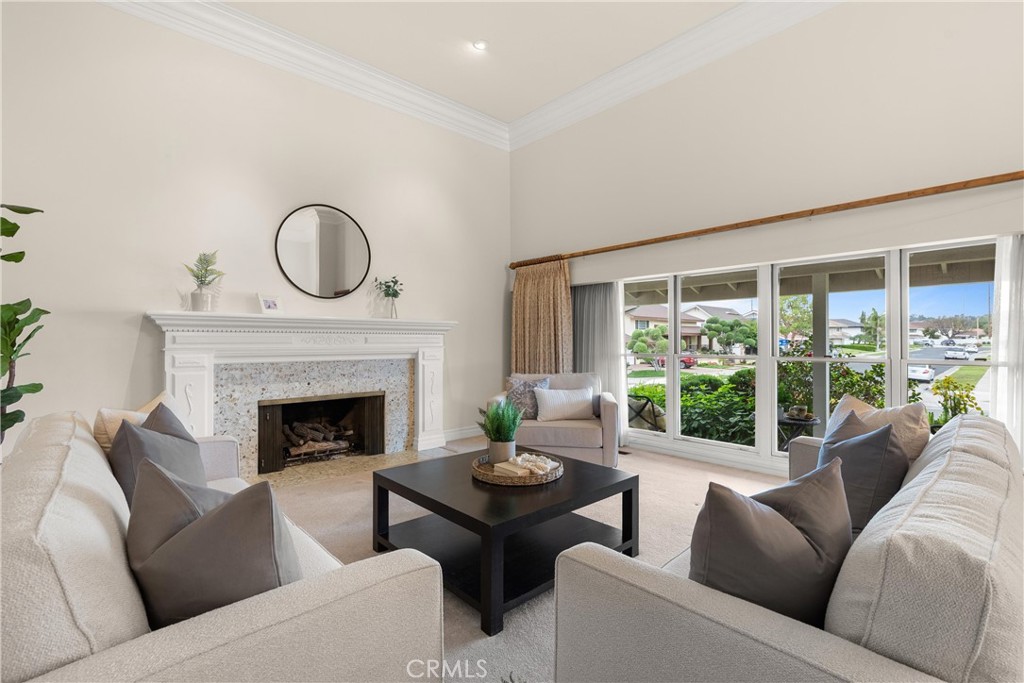 2610 E Lakeside Avenue