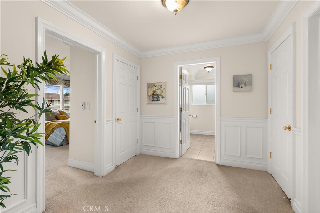 2610 E Lakeside Avenue