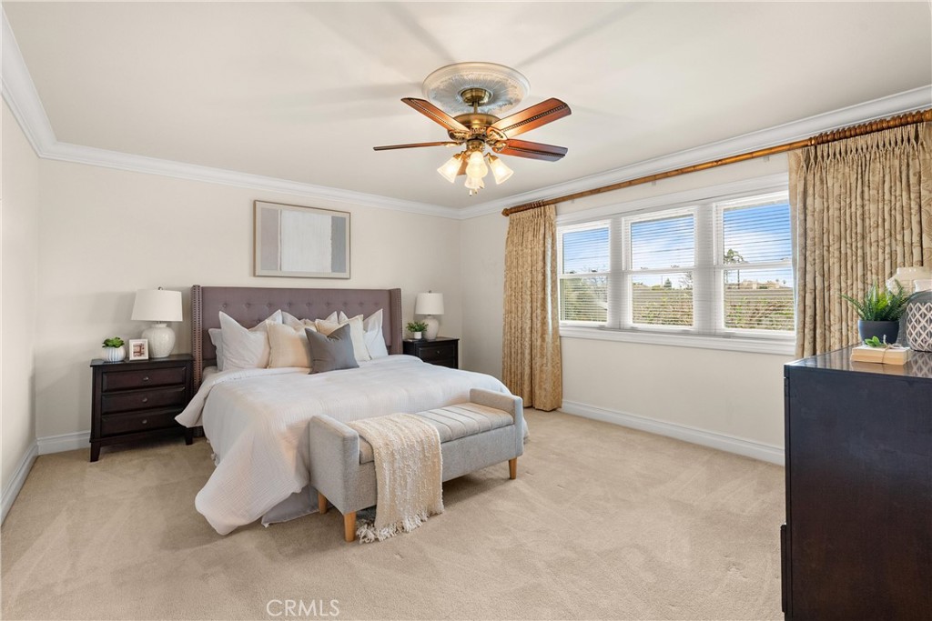 2610 E Lakeside Avenue