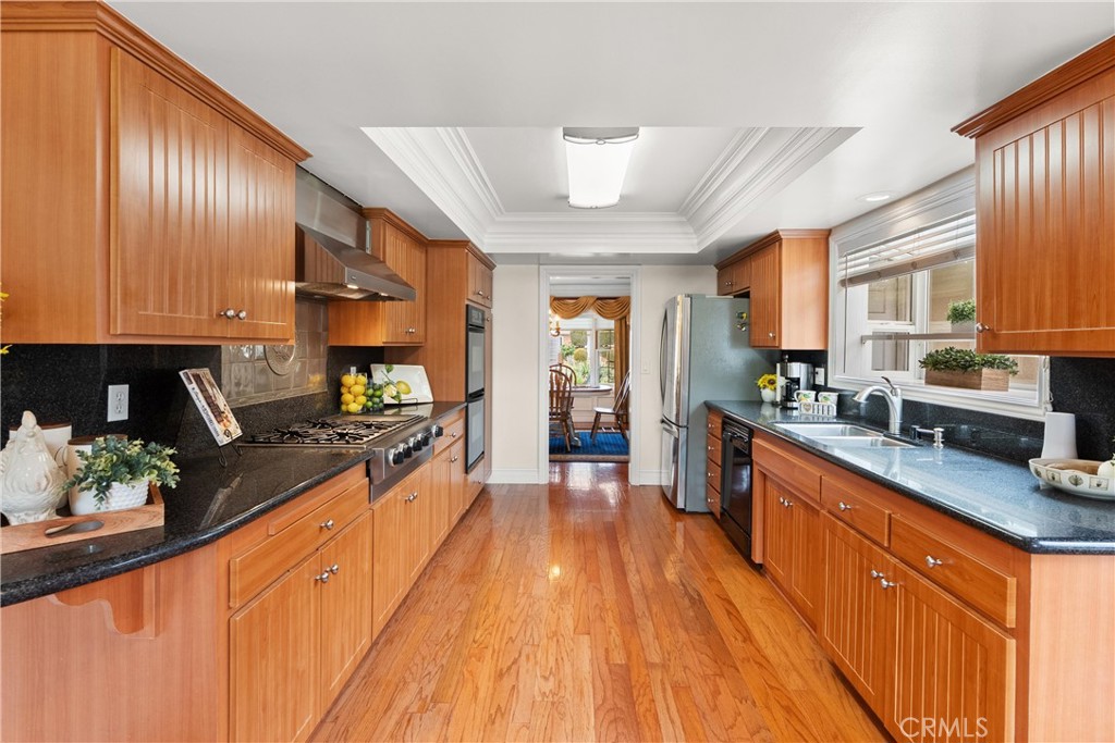 2610 E Lakeside Avenue