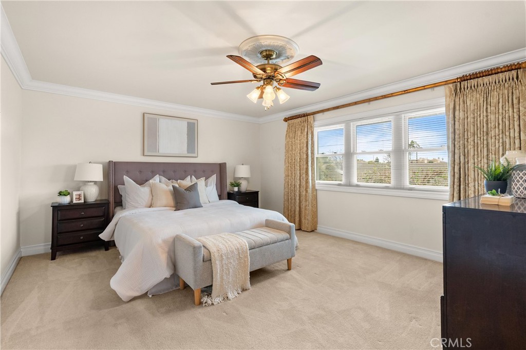 2610 E Lakeside Avenue