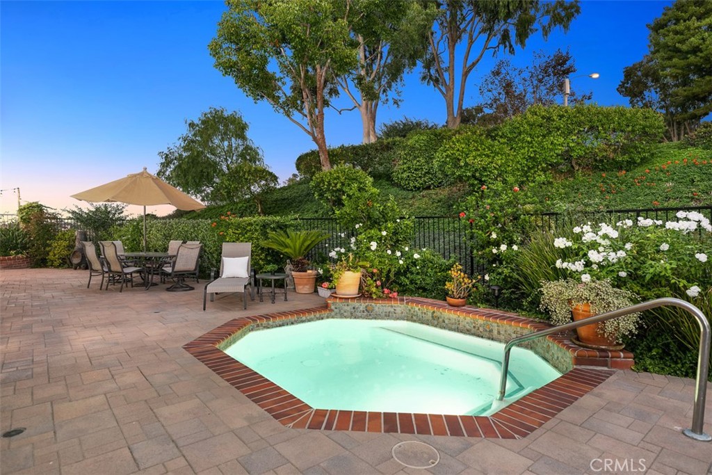 1 Taywood Court