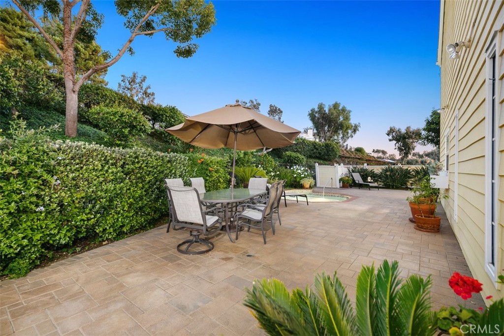 1 Taywood Court