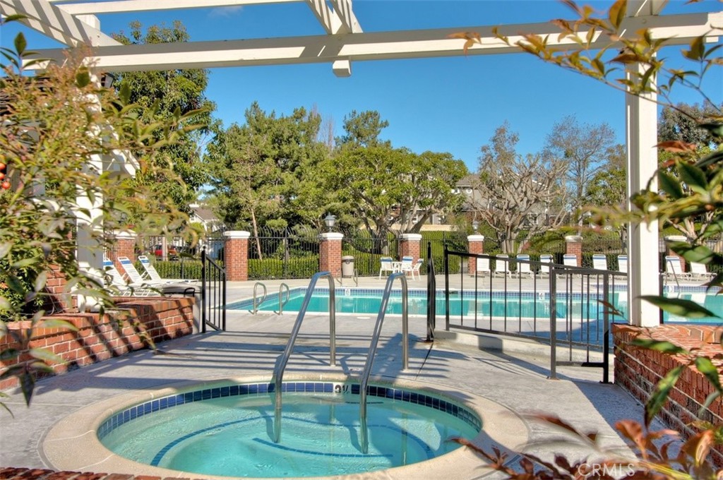 1 Taywood Court