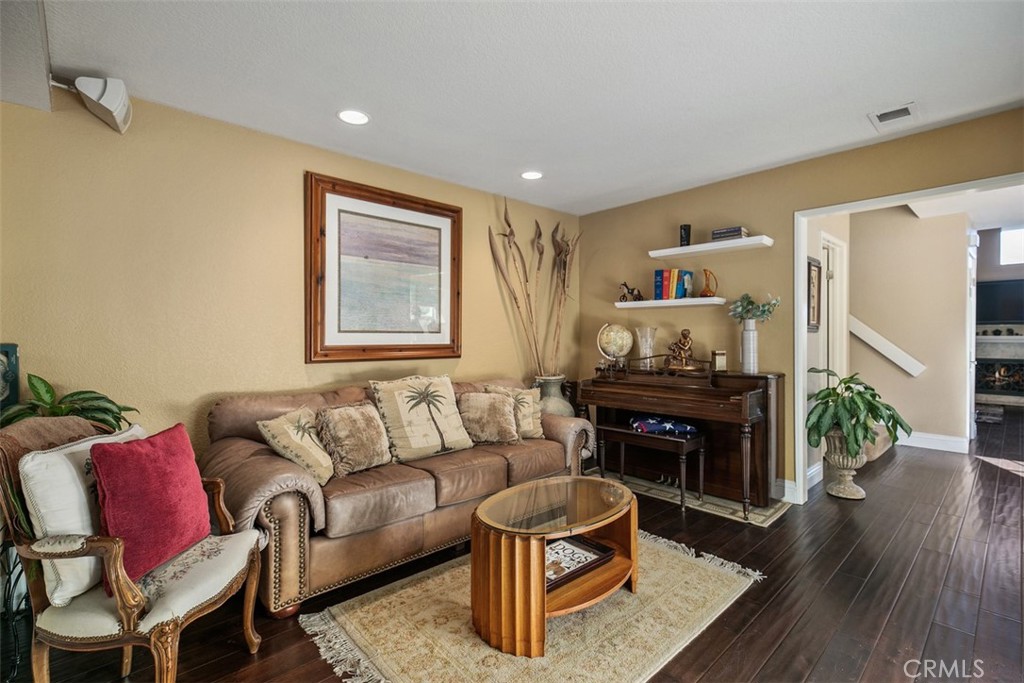 1 Taywood Court
