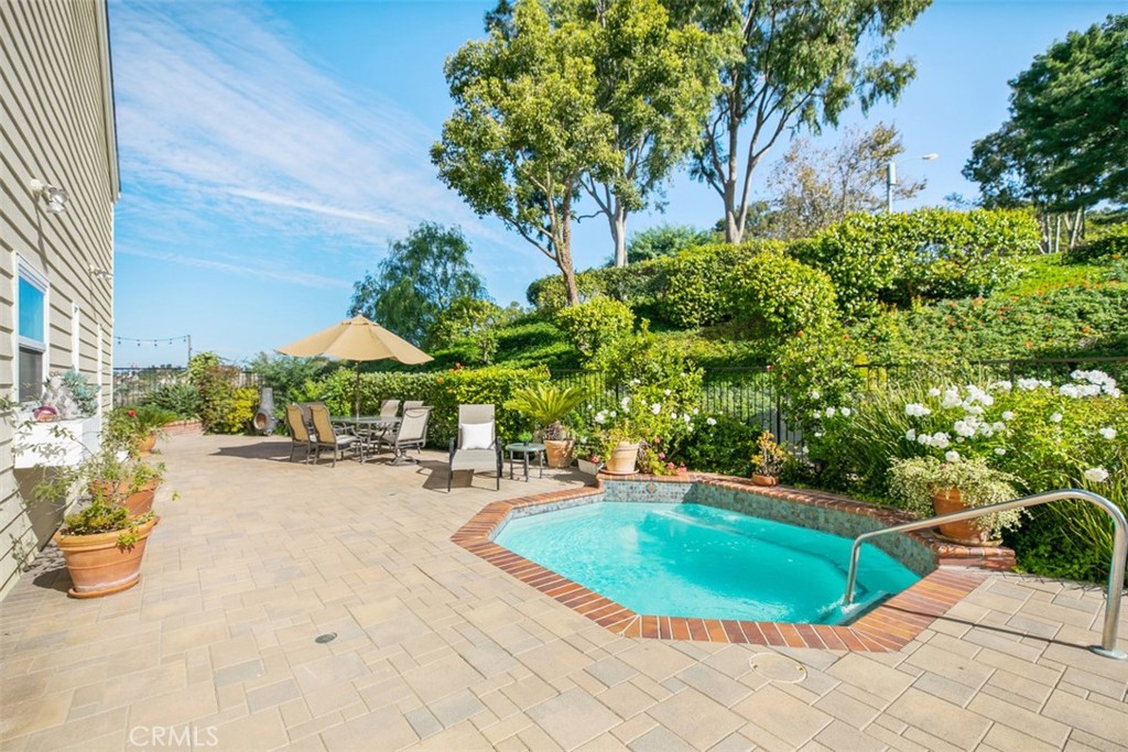 1 Taywood Court