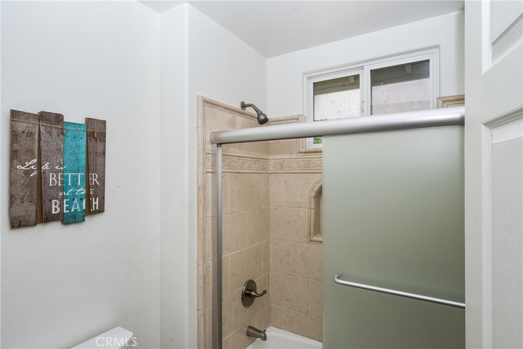 34088 Crystal Lantern Street