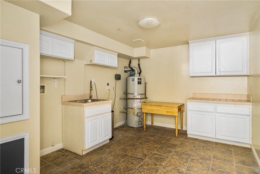 34088 Crystal Lantern Street