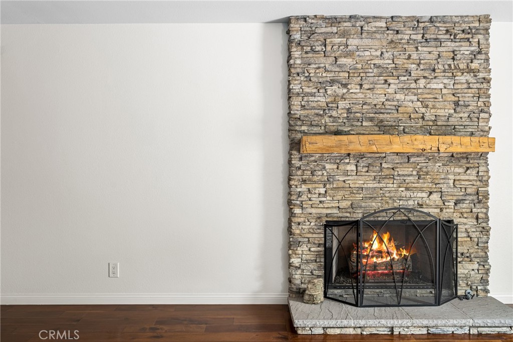 34088 Crystal Lantern Street