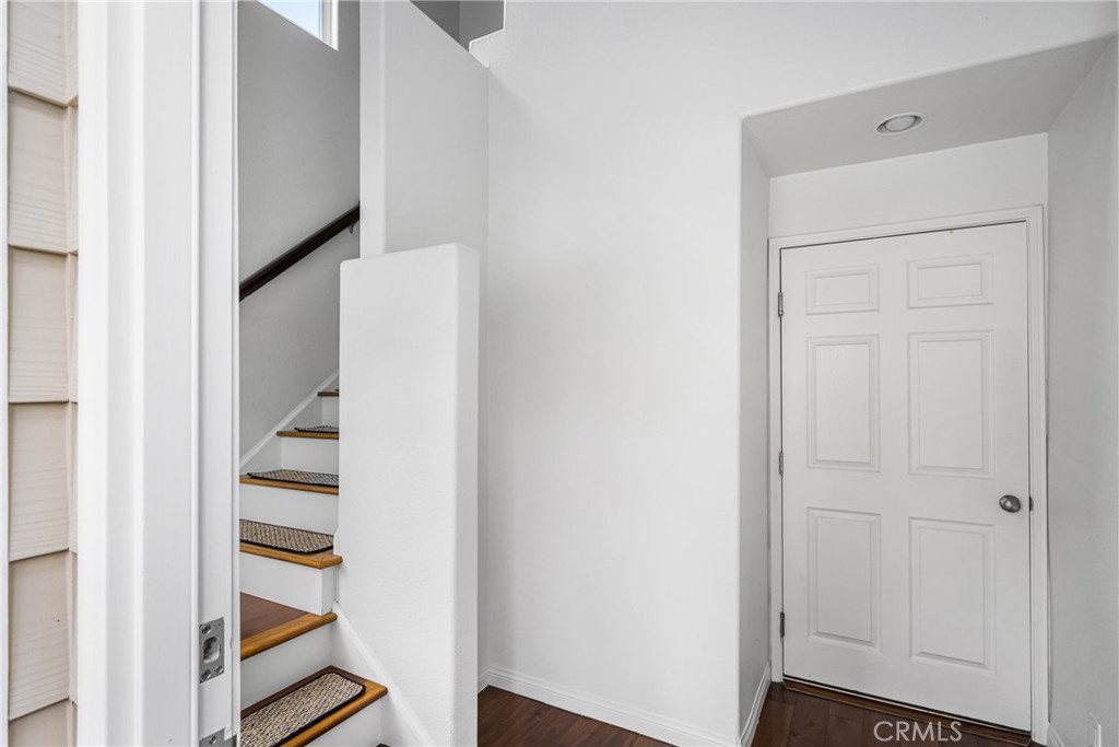 34088 Crystal Lantern Street