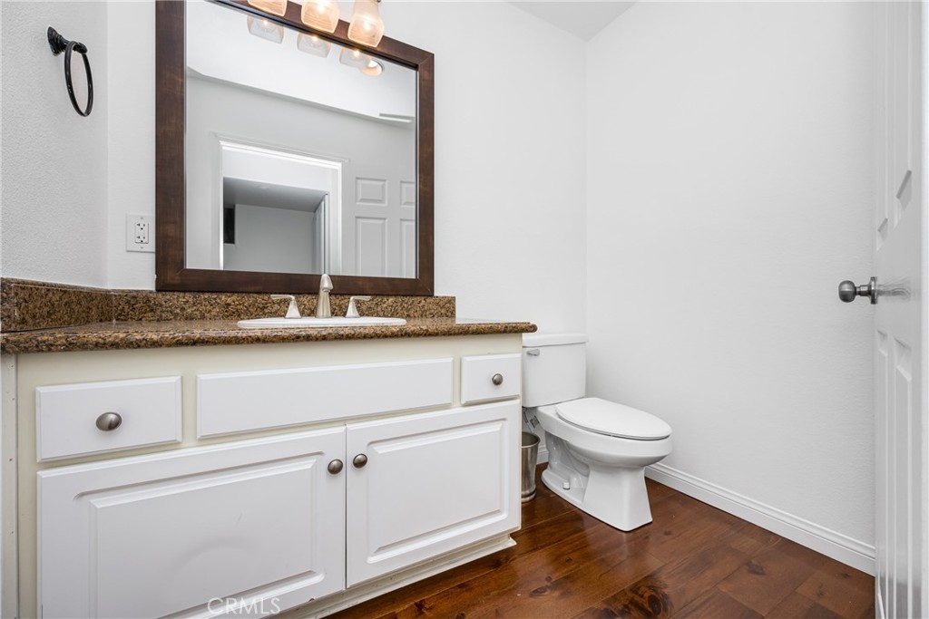 34088 Crystal Lantern Street